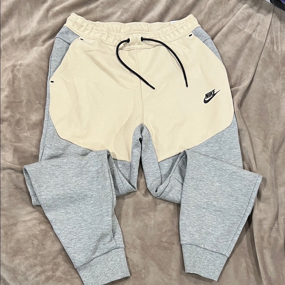 Nike Men’s Gray and Cream Joggers